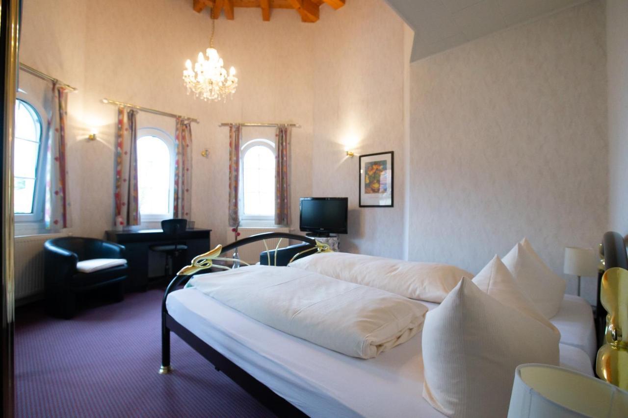Hotel Schlosshof Dolgesheim Εξωτερικό φωτογραφία