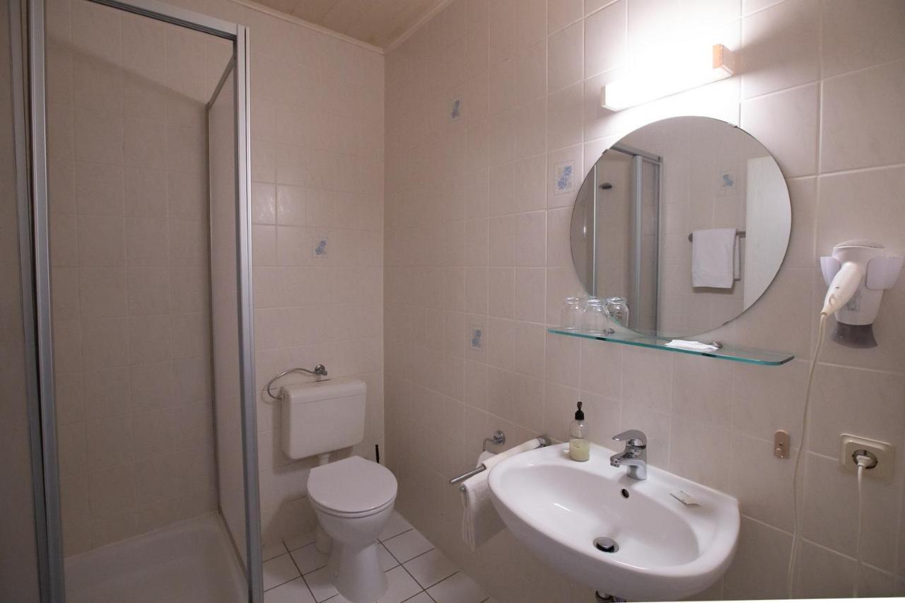 Hotel Schlosshof Dolgesheim Εξωτερικό φωτογραφία