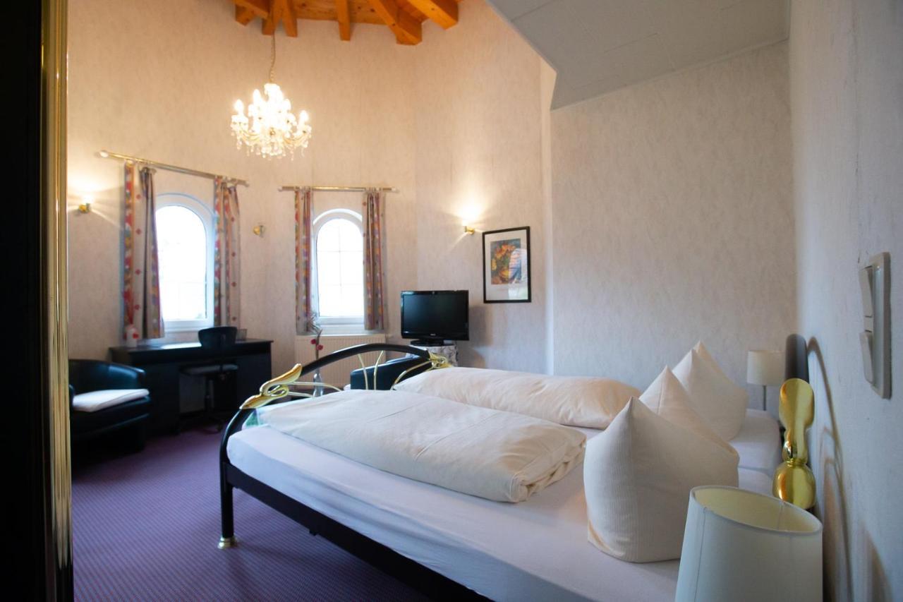 Hotel Schlosshof Dolgesheim Εξωτερικό φωτογραφία