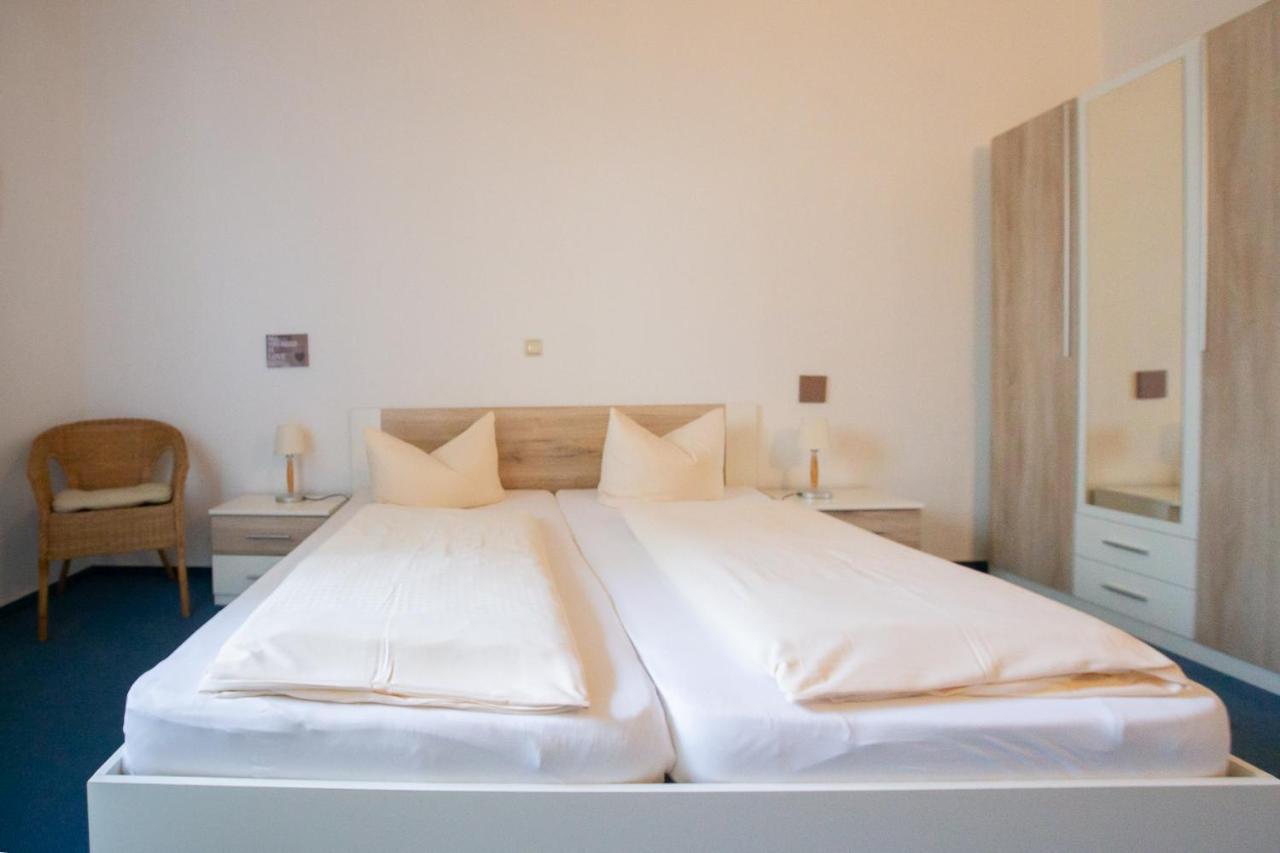 Hotel Schlosshof Dolgesheim Εξωτερικό φωτογραφία