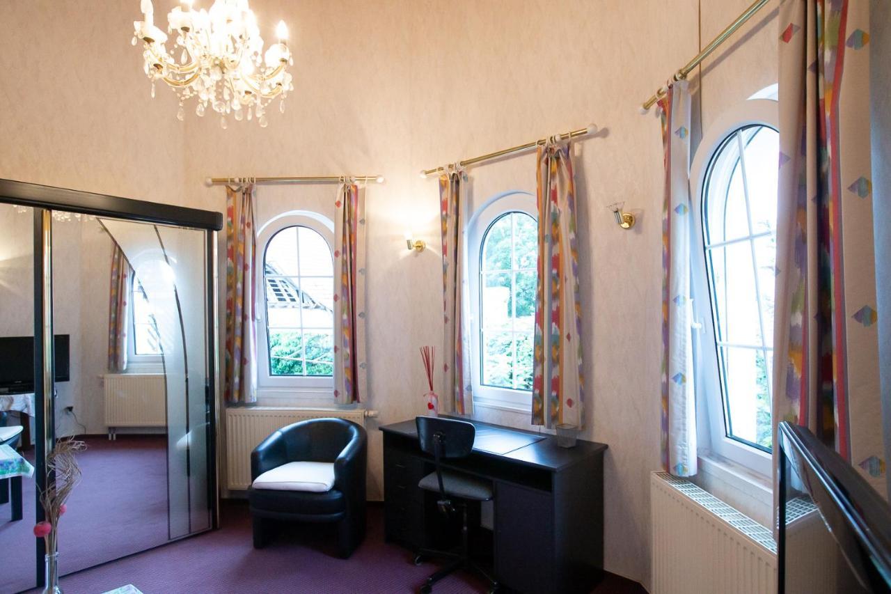 Hotel Schlosshof Dolgesheim Εξωτερικό φωτογραφία