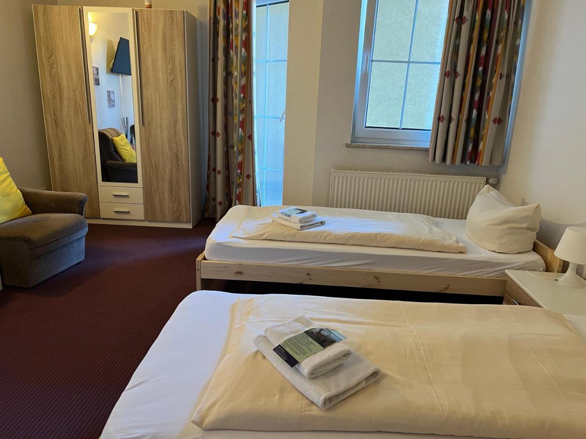 Hotel Schlosshof Dolgesheim Εξωτερικό φωτογραφία